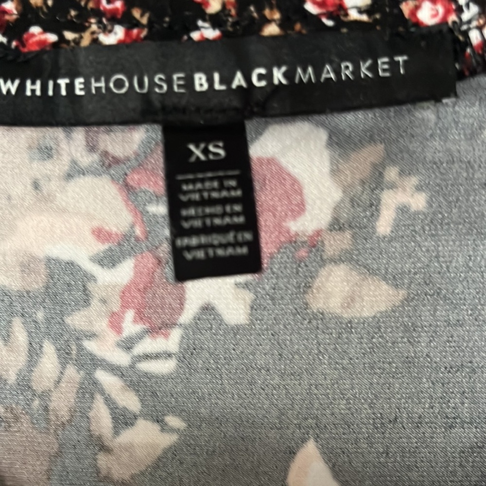White House black market sleeveless top